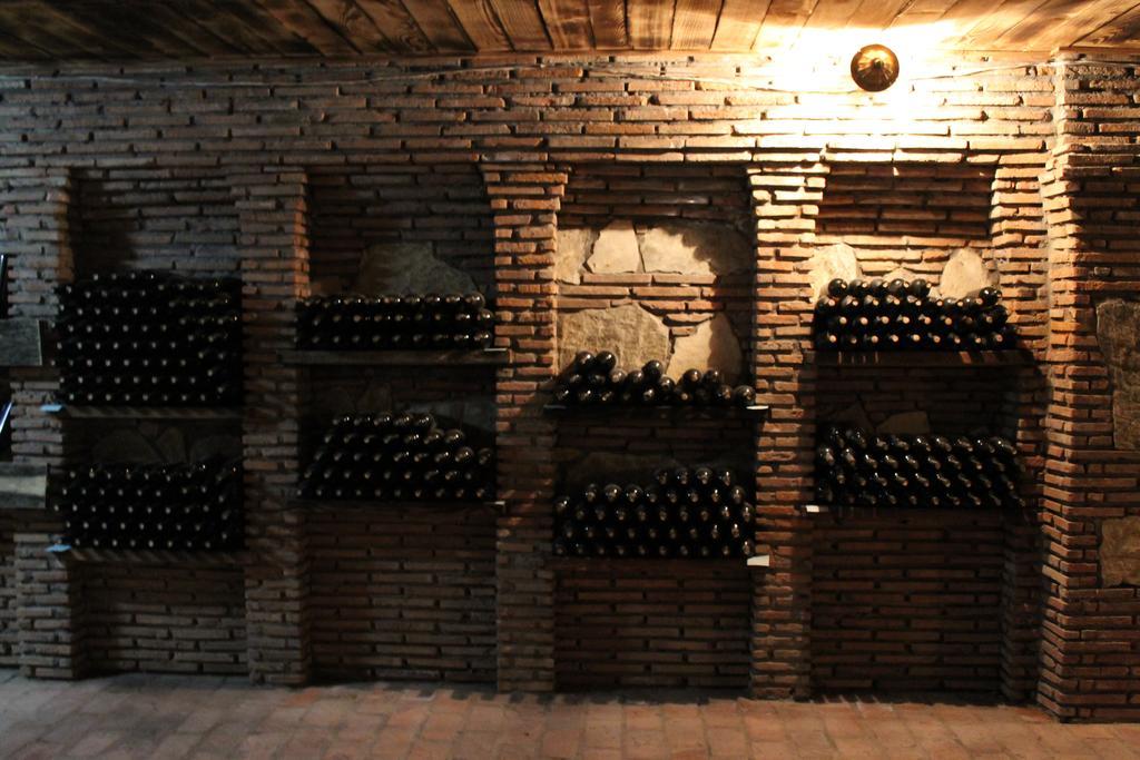 Twins Wine House Hotell Napareuli Exteriör bild
